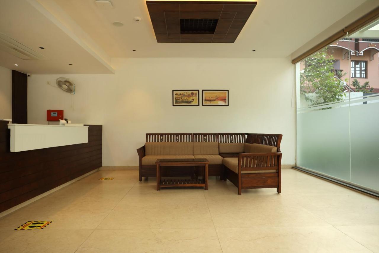 Loveland Residency Kochi Buitenkant foto
