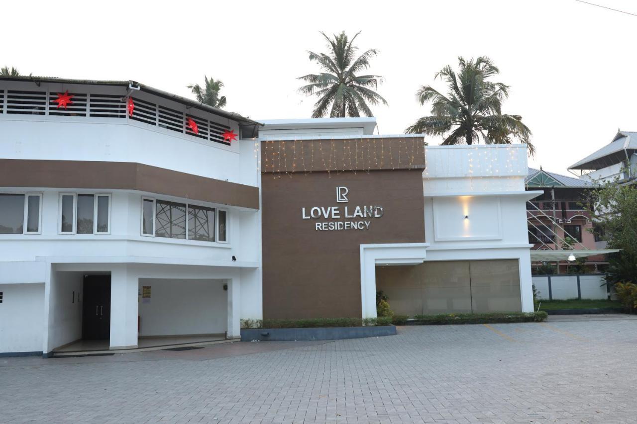 Loveland Residency Kochi Buitenkant foto