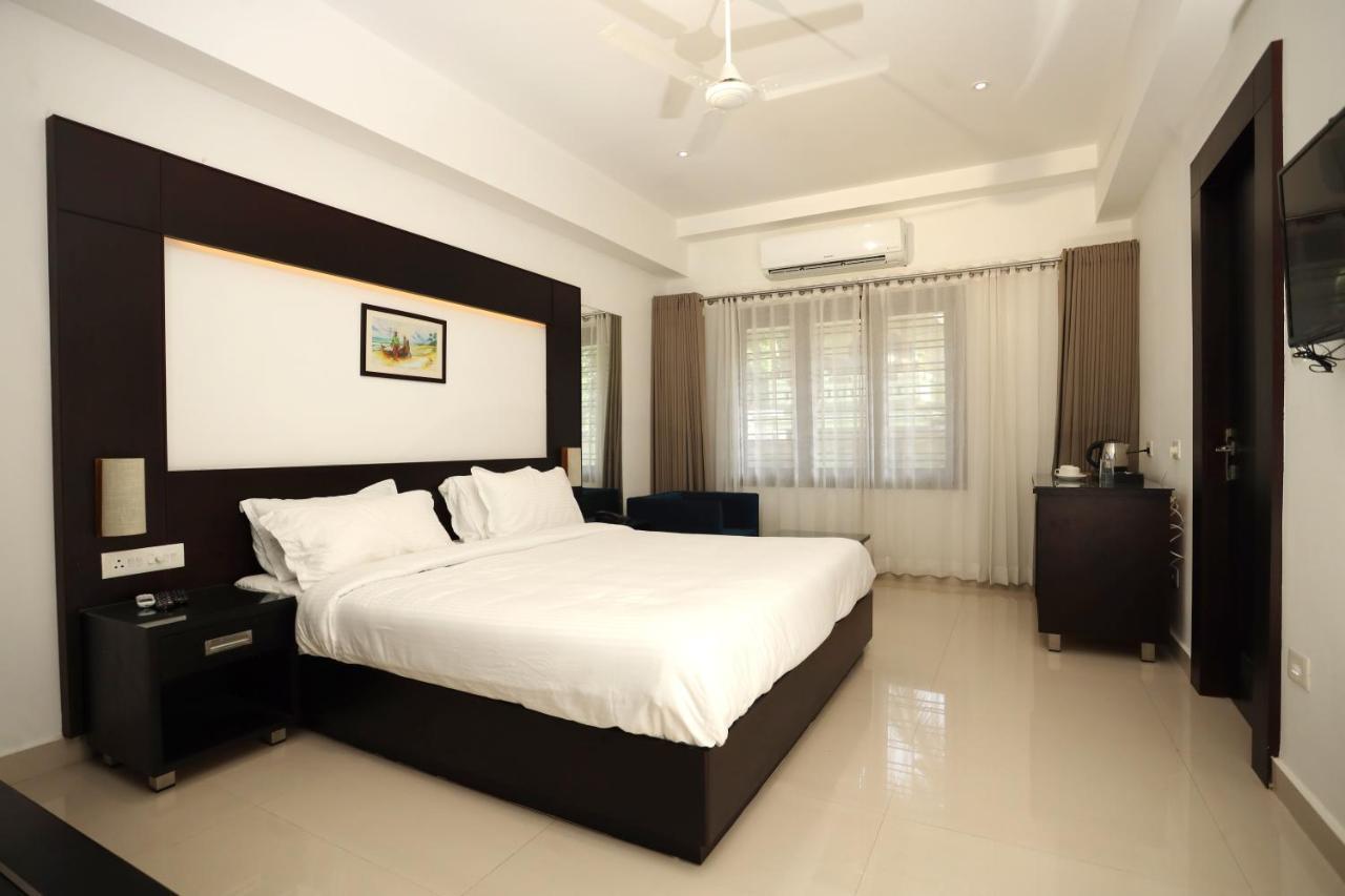 Loveland Residency Kochi Buitenkant foto