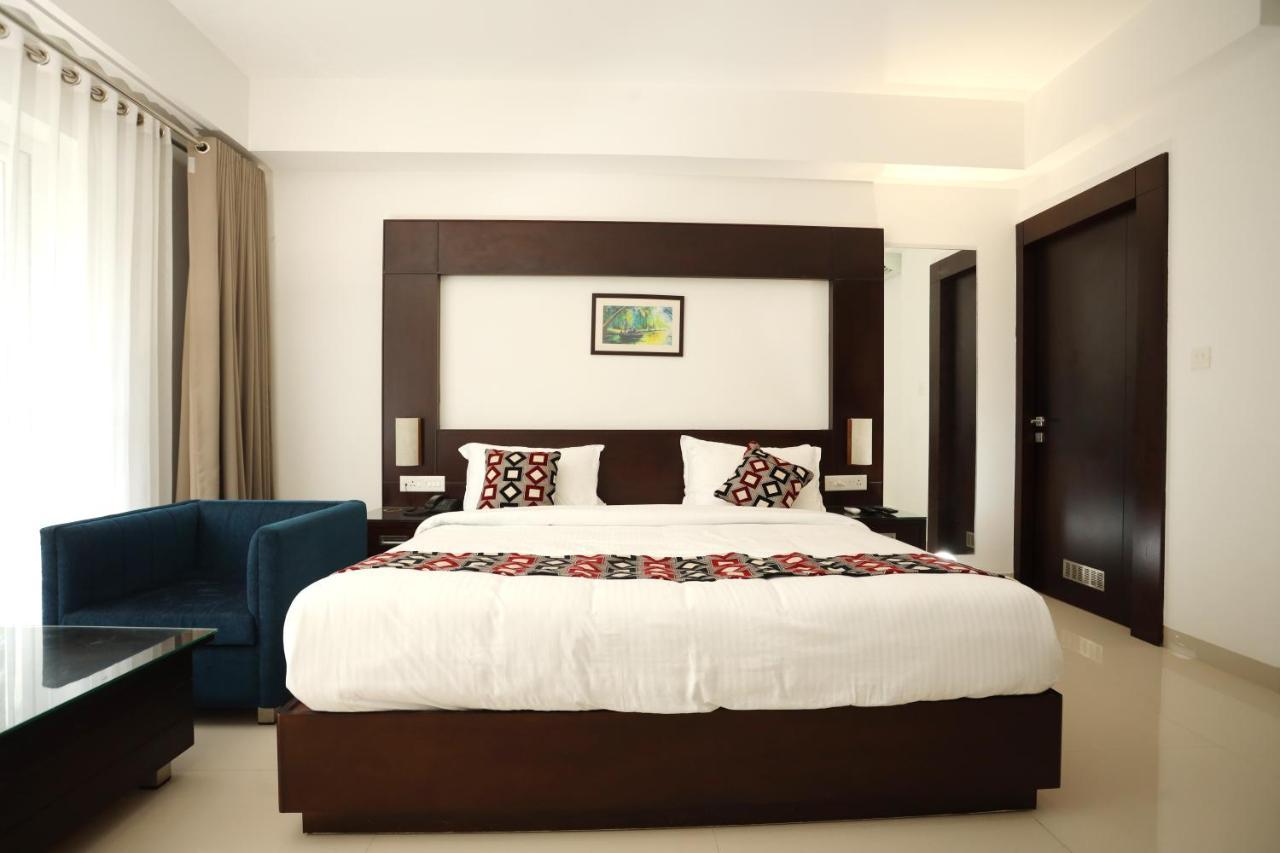 Loveland Residency Kochi Buitenkant foto